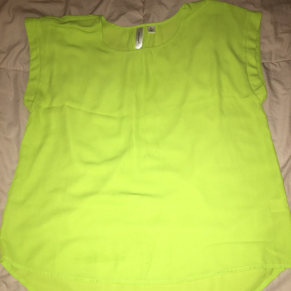 No sleeve light green shirt